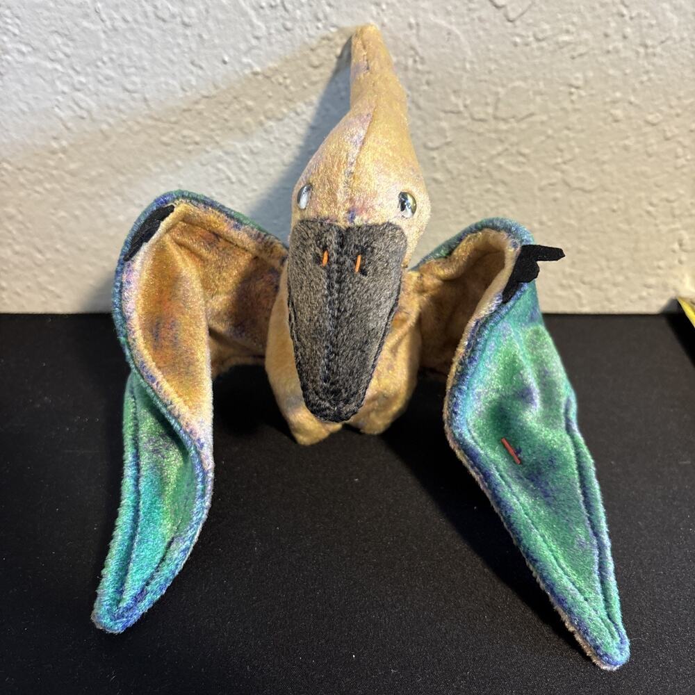 TY Beanie Baby Swoop the Pterodactyl DOB February 24, 2000